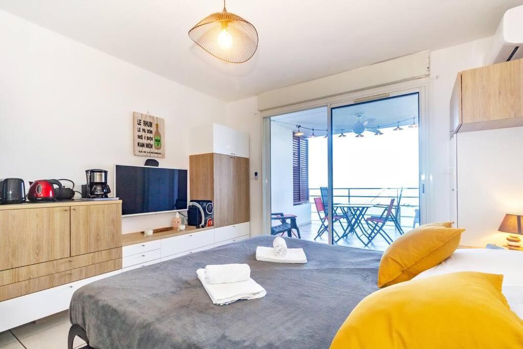 Oceanides - Studio Renove Avec Magnifique Vue Mer - Saint-Gilles-Les-Bains Экстерьер фото